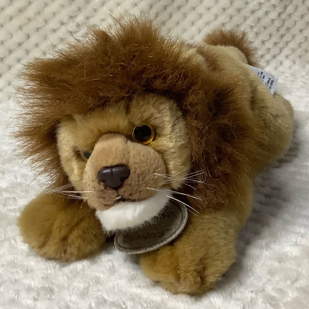 RUSS BERRIE AND CO Yomiko Classics Plush Male Lion Stuffed Animal Toy